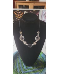 collier 7 boutons nacre