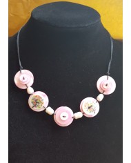 collier 5 boutons nacre