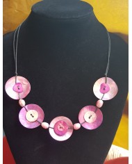 collier 5 boutons nacre