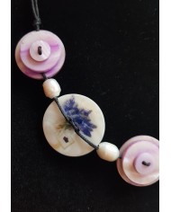 collier 5 boutons nacre