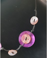 collier 5 boutons nacre