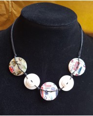collier 5 boutons nacre