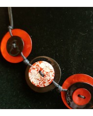 collier 5 boutons nacre