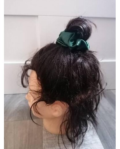Chouchou élastique en satin vert sapin
