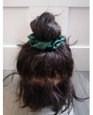 Chouchou élastique en satin vert sapin