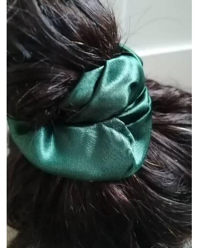 Chouchou élastique en satin vert sapin