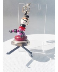 Porte Clés / Bijou de sac Poupée Boutons argent et bordeau