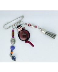 Broche poupee violet