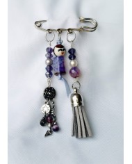 Broche poupee violet et gris