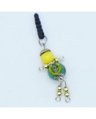 Bijou de portable poupee verte et jaune