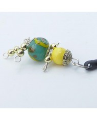 Bijou de portable poupee verte et jaune