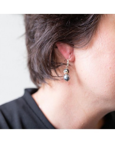 Boucle d'oreilles poupee gris nacré Boucle d'oreilles poupee gris nacré
