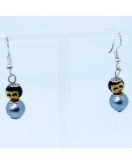 Boucle d'oreilles poupee gris nacré