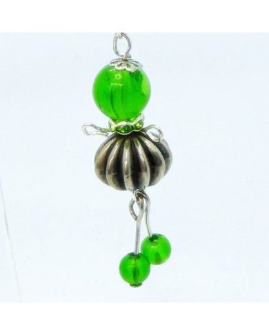 Boucle d'oreilles poupee perle verte