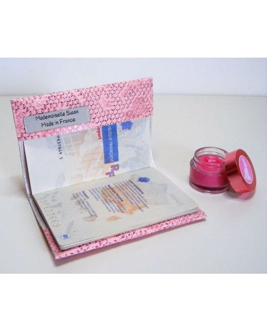 Porte passeport, collection Augustine Porte passeport, collection Augustine