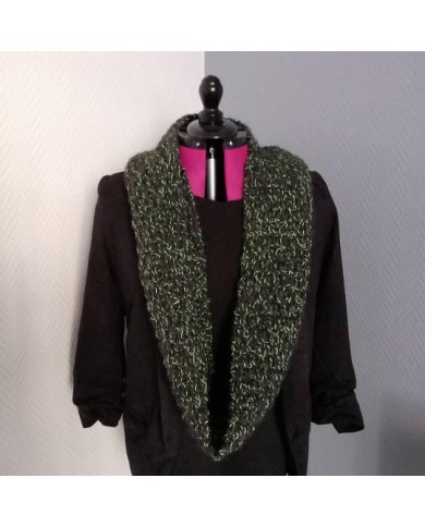 Snood en laine anthracite filament vert fluo