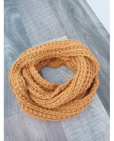  Snood en laine moutarde