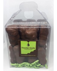 Cube 28 oursons guimauve enrobés de chocolat au lait 15€
