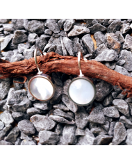 Boucles d’oreilles dormeuses nacre