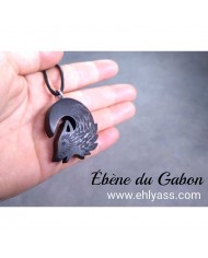 Ébène
Œil et oreille gravés