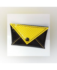 Pochette en Vinyl Laqué Perforé